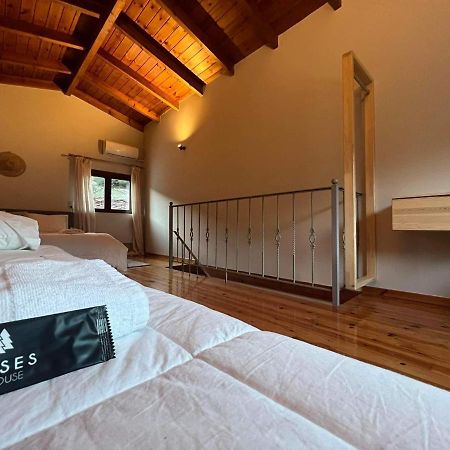 Guesthouse Mouses Kalavryta Eksteriør billede