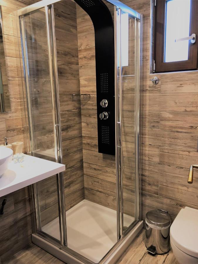 Guesthouse Mouses Kalavryta Eksteriør billede